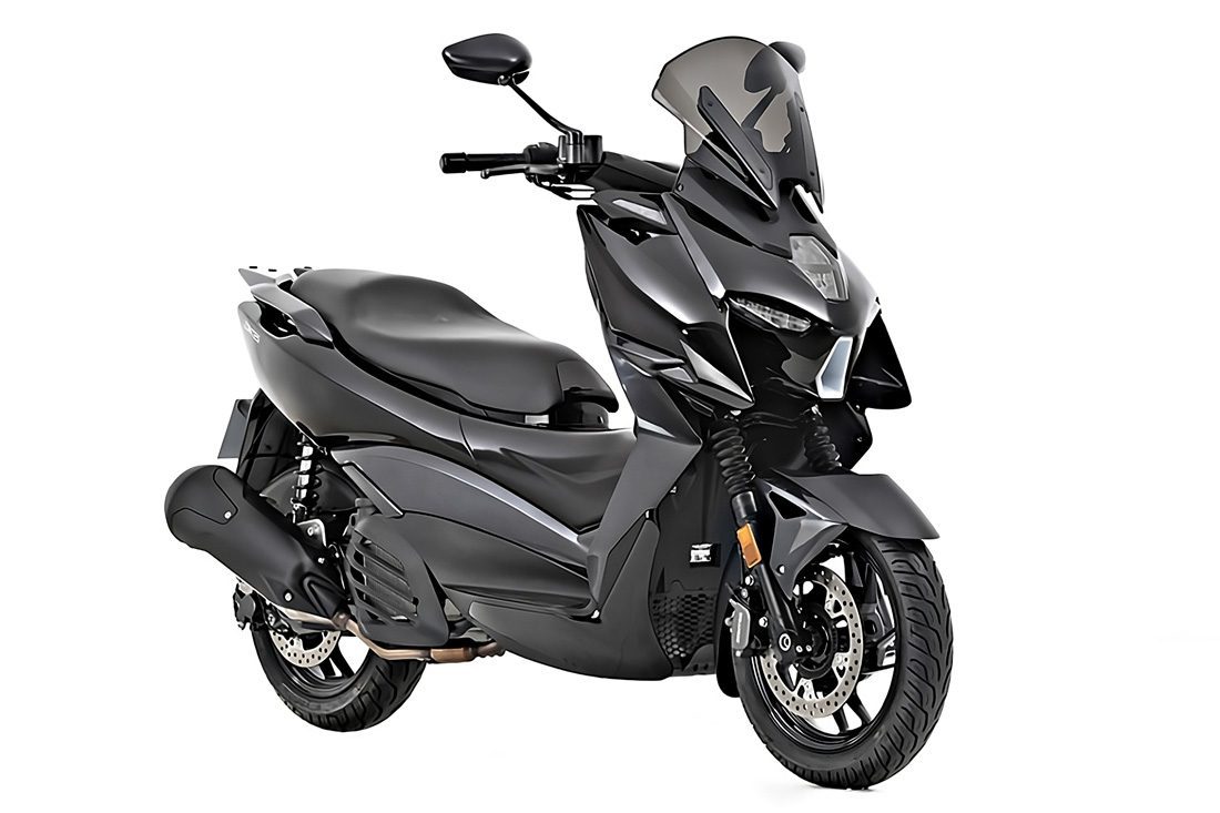 125m-negr-1 Скутер Zontes 125M ABS TCS TFT 2026 – 14,6 к.с., Keyless, Електроскло, Premium Maxi Scooter - Зображення 1